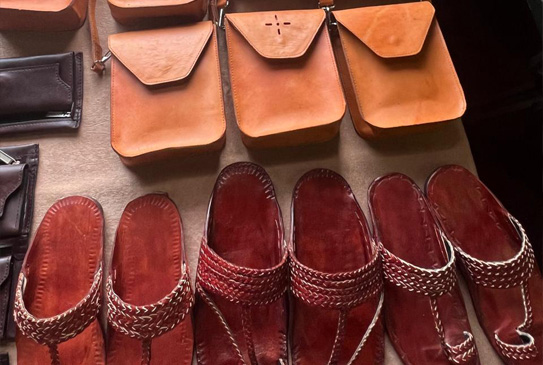 Handmade design for leather wallets, Made in Sri Lanka